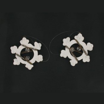 2 Puidust Lumehelbe Ripatsit (12 tk)