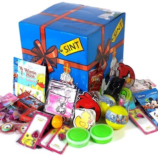 Sinterklaasi / Püha Nikolause õnnemängu kingikarp - 112 tk