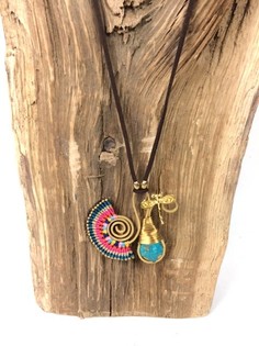 K&auml;sit&ouml;&ouml;na valminud Ibiza kaelakee HANDMADE ORIGINALS Bluestone kivi, Oranž/Sinine (1 tk)